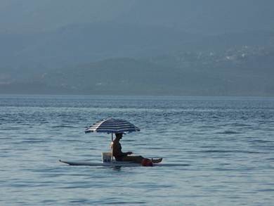 kavos_umbrella-fishing